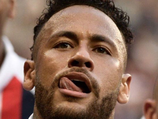 Neymar volvió a desafiar a la dirigencia del PSG.