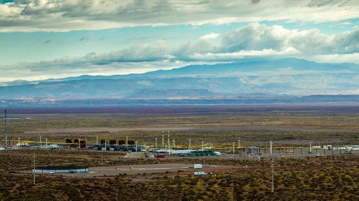 Bajada de Añelo complementa los desarrollos de Shell en la ventana de petróleo (Sierras Blancas, Cruz de Lorena y Coirón Amargo Suroeste).