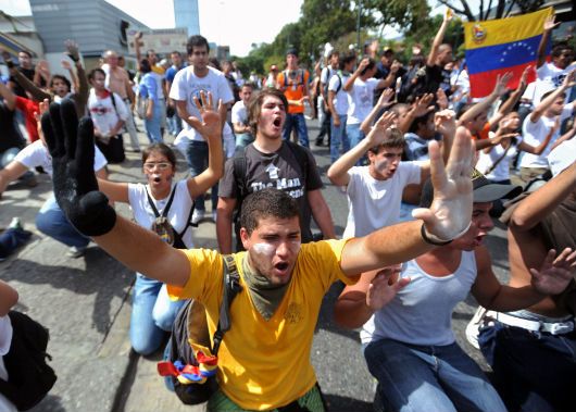 Estudiantes protestan contra el cierre de RCTV