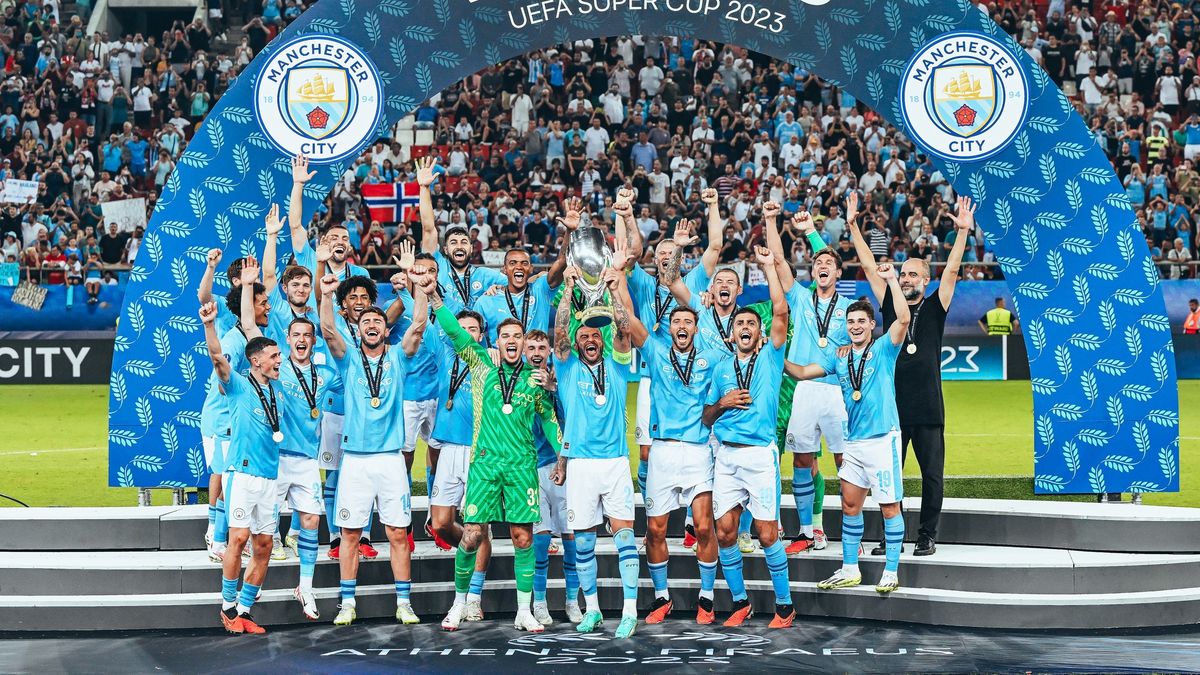 Manchester City receives almost twice as much for TV rights as the last one in the classification: Southampton