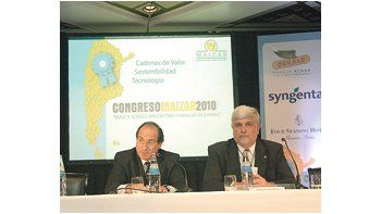 El secretario de Agricultura, Lorenzo Basso; y el vicepresidente de MAIZAR, Alberto Morelli, participaron de la apertura del congreso, ayer, en el hotel Four Seasons.