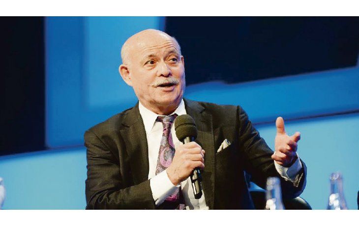 desembarco. Jeremy Rifkin, sociólogo y economista estadounidense.