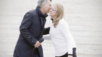 Tensi&oacute;n. En la antesala del traspaso de mando de la Casa Rosada del 10-D, la santacruce&ntilde;a Alicia Kirchner embisti&oacute; contra un decreto de Mauricio Macri que le traba fondos previsionales. La relaci&oacute;n termina con tensi&oacute;n.