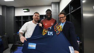 Lionel Messi y Alphonso Davies, capitán del equipo de fútbol de Canadá y Embajador de Buena Voluntad de ACNUR, junto con Alfredo Botti, Director General de la Fundación, 2024. Lionel Messi y Alphonso Davies, capitán del equipo de fútbol de Canadá y Embajador de Buena Voluntad de ACNUR, junto con Alfredo Botti, Director General de la Fundación, 2024.
