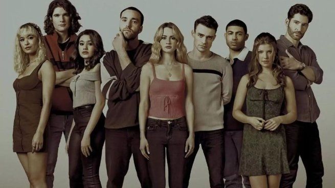 Los protagonistas de Dime más mentiras en Disney + muestran cómo la pasión y el engaño pueden convertir una relación en un drama inolvidable.