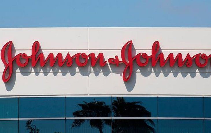 coronavirus: johnson & johnson detuvo ensayos de su vacuna por un participante enfermo