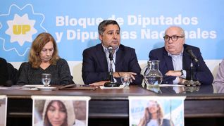 Familiares de las militantes políticas detenidas y el abogado Diego Molea brindaron una conferencia de prensa.