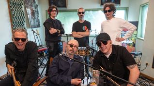 El Indio Solari compartió un dump de fotos en el estudio de grabación Luzbola, junto a los Fundamentalistas del Aire Acondicionado. El Indio Solari compartió un dump de fotos en el estudio de grabación Luzbola, junto a los Fundamentalistas del Aire Acondicionado.