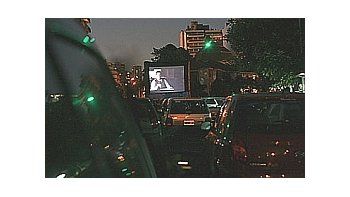 El autocine funcionará hasta el 6 de febrero.