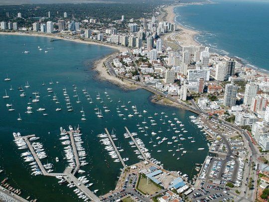 Elegida. El país vecino supo controlar la pandemia y ya abrió el turismo interno.