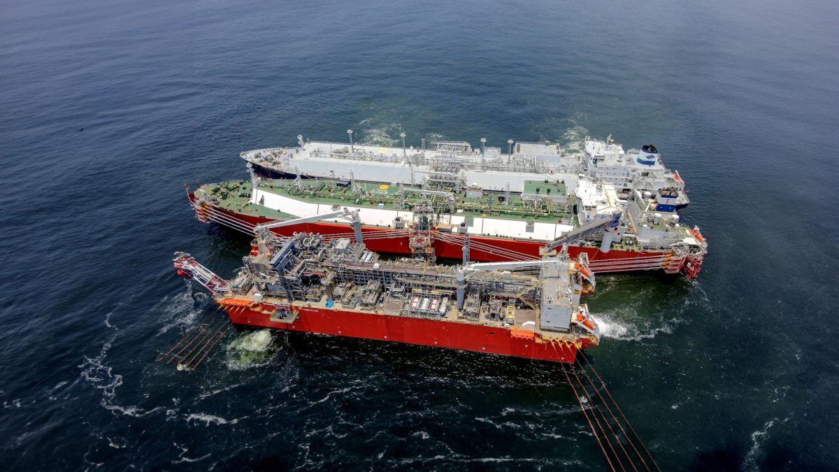 YPF acelera Argentina LNG y se prepara para firmar contratos clave a fines de noviembre