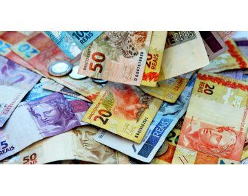 El real brasileño cerró 2025 con una suba anual del 11,2% frente al dólar estadounidense, registrando su mayor avance en una década. El real brasileño cerró 2025 con una suba anual del 11,2% frente al dólar estadounidense, registrando su mayor avance en una década.