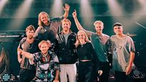 Sebastián Andersen en voz;&nbsp;Camila Andersen en voz;&nbsp;Valentín Andersen en guitarra y voz;&nbsp;Santiago Andersen en violín, guitarras y arte visual;&nbsp;Máximo Andersen en teclados y acordeón;&nbsp;Andrés Nor en bajo y&nbsp;Julián Ropero en batería y percusión integran El plan de la mariposa.&nbsp;