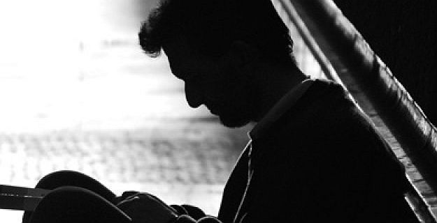 Rige nueva ley de Salud Mental.- La norma prohíbe la construcción de manicomios, busca la atención comunitaria y considera que se debe internar en casos excepcionales. Se aprobó el 25 de noviembre y comenzó a regir el 3 de diciembre tras ser promulgada por la Presidente.