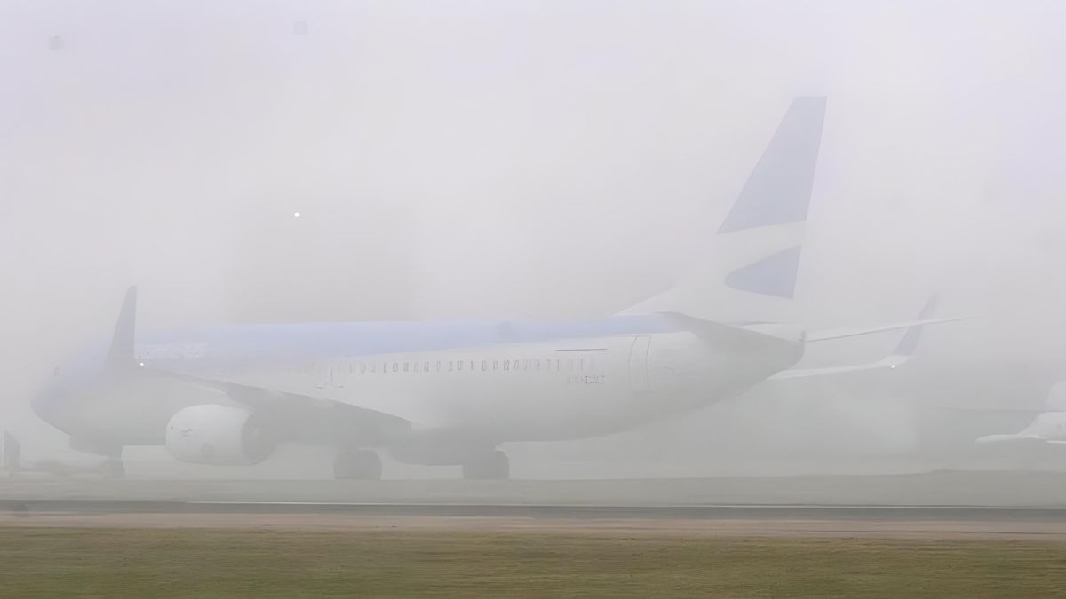 La niebla generó complicaciones en decenas de vuelos en Ezeiza y Aeroparque