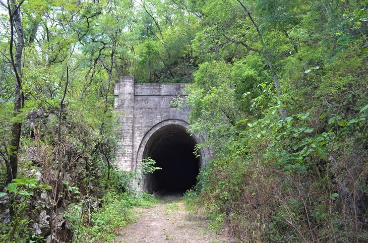 The Rumi Punco tunnels are old tunnels abandoned more than half a century ago.
