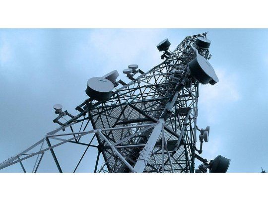 Autorizan a dos telefónicas a brindar cuádruple play