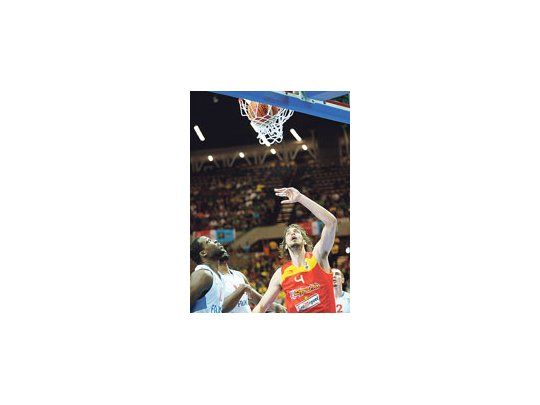 Pau Gasol fue fundamental en el triunfo español ante Francia. El NBA no sólo jugó un gran encuentro, sino que además marcó 28 puntos.