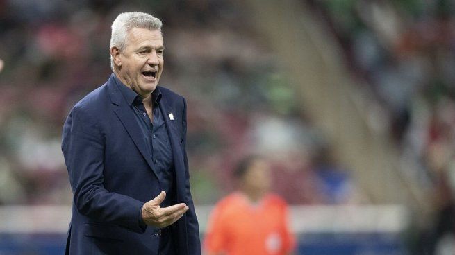 Javie Aguirre fue abucheado antes, durante y tras el empate en cero entre México y Uruguay. Al Fuera Vasco de la afición, el estratega respondió con la frase: Son libres y soberanos.