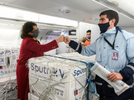 Carla Vizzotti recibió un nuevo lote de vacunas contra el Covid-19 Sputnik V.