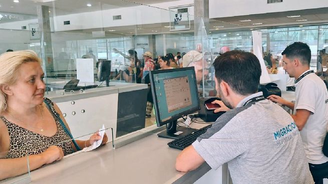 Control de migraciones en el puerto de Colonia
