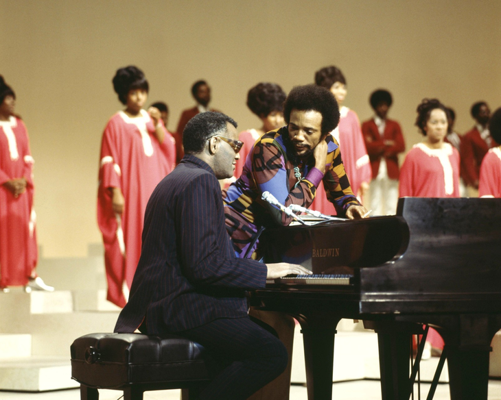 Ray Charles junto a Quincy Jones. Ray Charles junto a Quincy Jones.