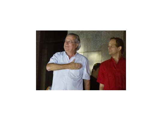 José Dirceu arriba a la sede de la Policía Federal de Sao Paulo.