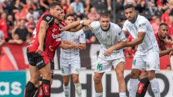 Newells y Banfield empatan en Rosario por la Copa de la Liga.