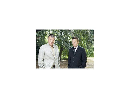 Tom Wilkinson y Ewan McGregor, tramando el asesinato. Veinte años atrás, Martin Landau y Jerry Orbach lo hacían mucho mejor en «Crímenes y pecados».