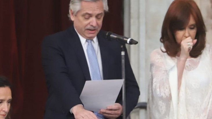 ALBERTO HABLA PARADO.jpg