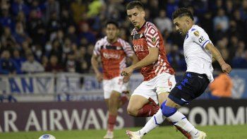 Lucas Janson marcó los dos goles con los que Vélez le gana a Estudiantes y se clasifica a los octavos de la Copa Libertadores.&nbsp;