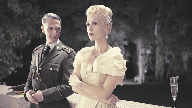 Santa Evita. Ernesto Alterio y Natalia Oreiro en una escena de la serie.