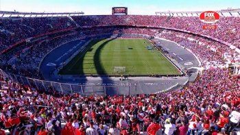 imputaron a presidentes de river y velez por exceso de publico en las canchas