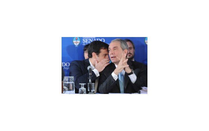 El ministro de Justicia y Derechos Humanos, Julio Alak, ante la Comisión Bicameral de Reforma, Actualización y Unificación de los Códigos Civil y Comercial junto a su vice, Julián Álvarez.