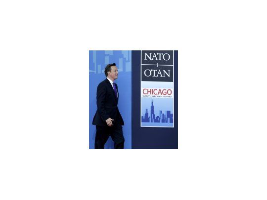 David Cameron se refirió en la cumbre la OTAN a la crisis en la Eurozona.