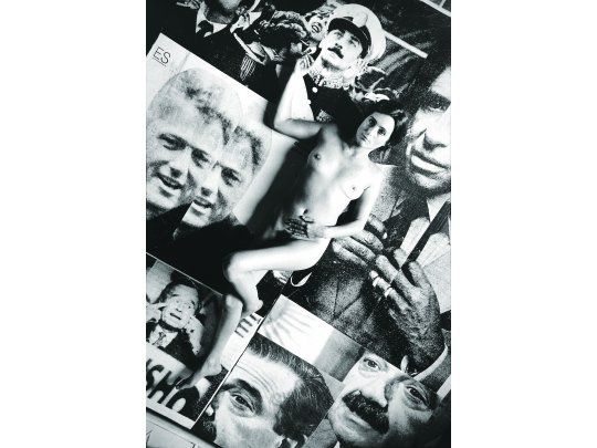 Liliana Maresca. Una de las fotos-performance que tomó de ella Marcos López entre los rostros de políticos y militares