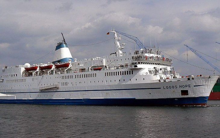 La librería flotante más grande del mundo visita cuatro puertos argentinos