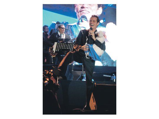«Tengo que venir más seguido» dijo emocionado el cantante de origen puertorriqueño, hasta hace poco más conocido por ser el marido de Jennifer López y ahora capaz de reunir a 18.000 personas para verlo.