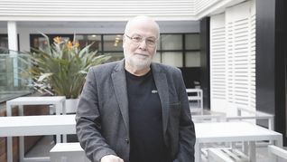 González Gil. Director de la obra “Tijeras salvajes”, de Paul Portner.