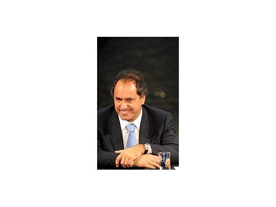 Daniel Scioli pone un freno a los opositores en su distrito.