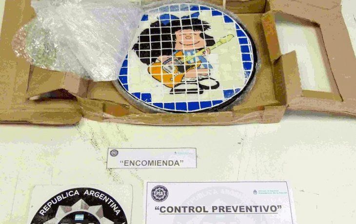 La artesanía contenía&nbsp;314 gramos de cocaína disimulada en el interior de los 100 cubos