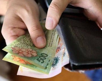 Los salarios del mes de enero ya arrancan con negociaciones que incluyen bonos. Los salarios del mes de enero ya arrancan con negociaciones que incluyen bonos.