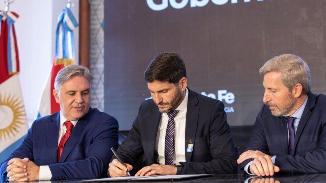 Llaryora, Pullaro y Frigerio firmaron un documento donde reclaman los aportes de Nación para sostener sus cajas jubilatorias.