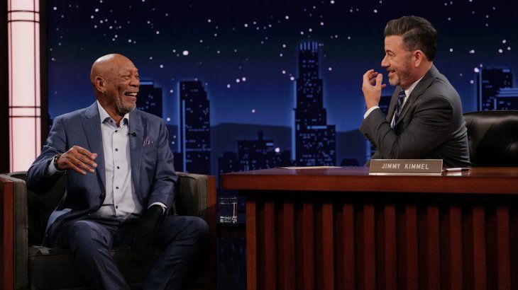 Siendo entrevistado en Jimmy Kimmel Live. Siendo entrevistado en Jimmy Kimmel Live.