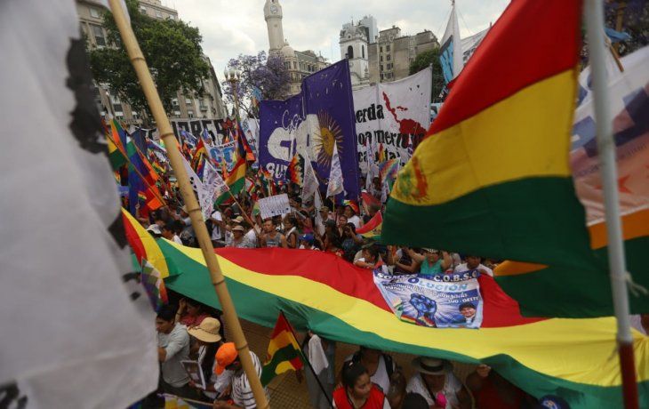 Miles de personas participaron de un festival contra el golpe de Estado en Bolivia