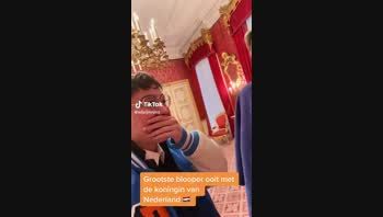 quiso grabar un tiktok con la reina maxima y cometio un increible error