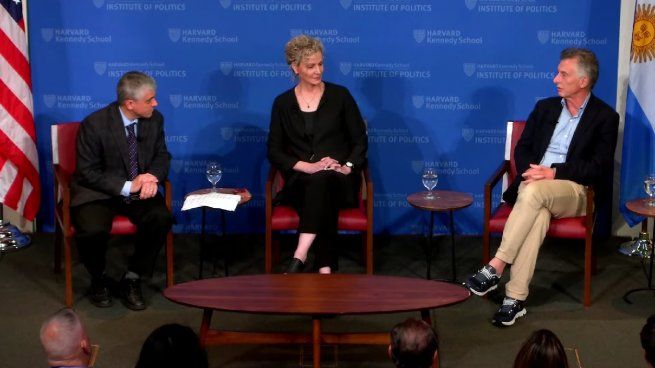 Mauricio Macri en una conferencia en Harvard.