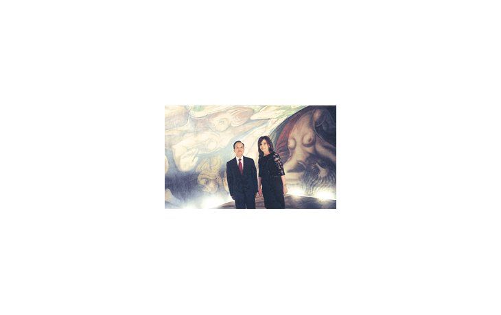Cristina de Kirchner recibió ayer al primer ministro chino, Wen Jiabao, en el Salón de Pinturas Argentinas del Bicentenario (Salón Azul), de la Casa Rosada. La Presidente dijo que ambos Gobiernos «se comprometieron a actuar para incentivar la demanda y asegurar el crecimiento».