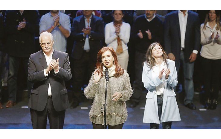 ámbito.com | Lanzados. Luego del acto de Mar del Plata, los candidatos de Unidad Ciudadana se encolumnaron tras un discurso que cuestiona el proyecto económico del macrismo y minimiza las denuncias de corrupción.