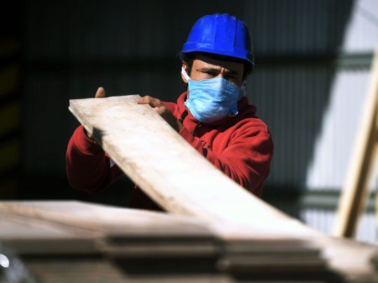 TRABAJADOR INDUSTRIA CORONAVIRUS TRABAJO.jpg